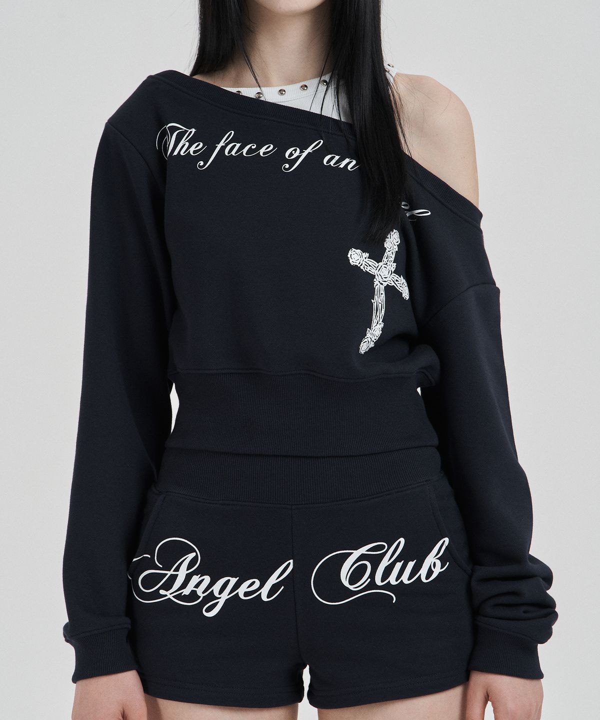 일리오(ILLIO) Navy Angel sweat shirt