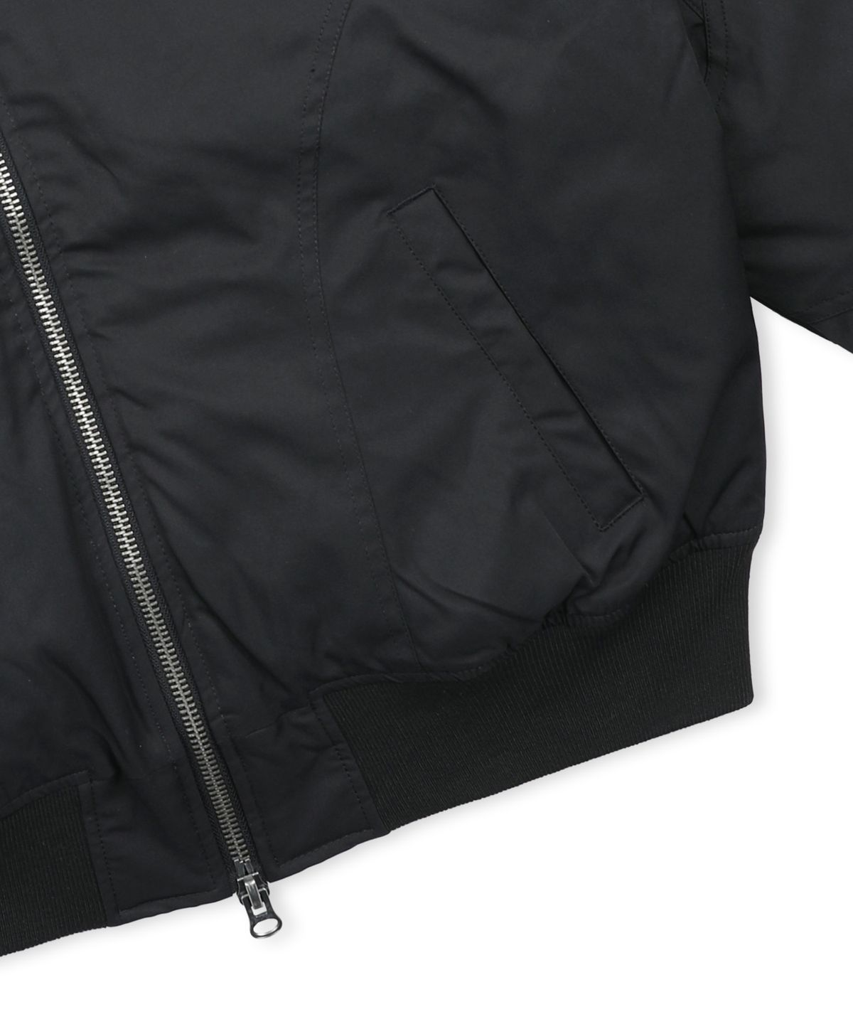 엑스톤즈(XTONZ) XJ107 인시전 셔링 MA-1 자켓 (BLACK)