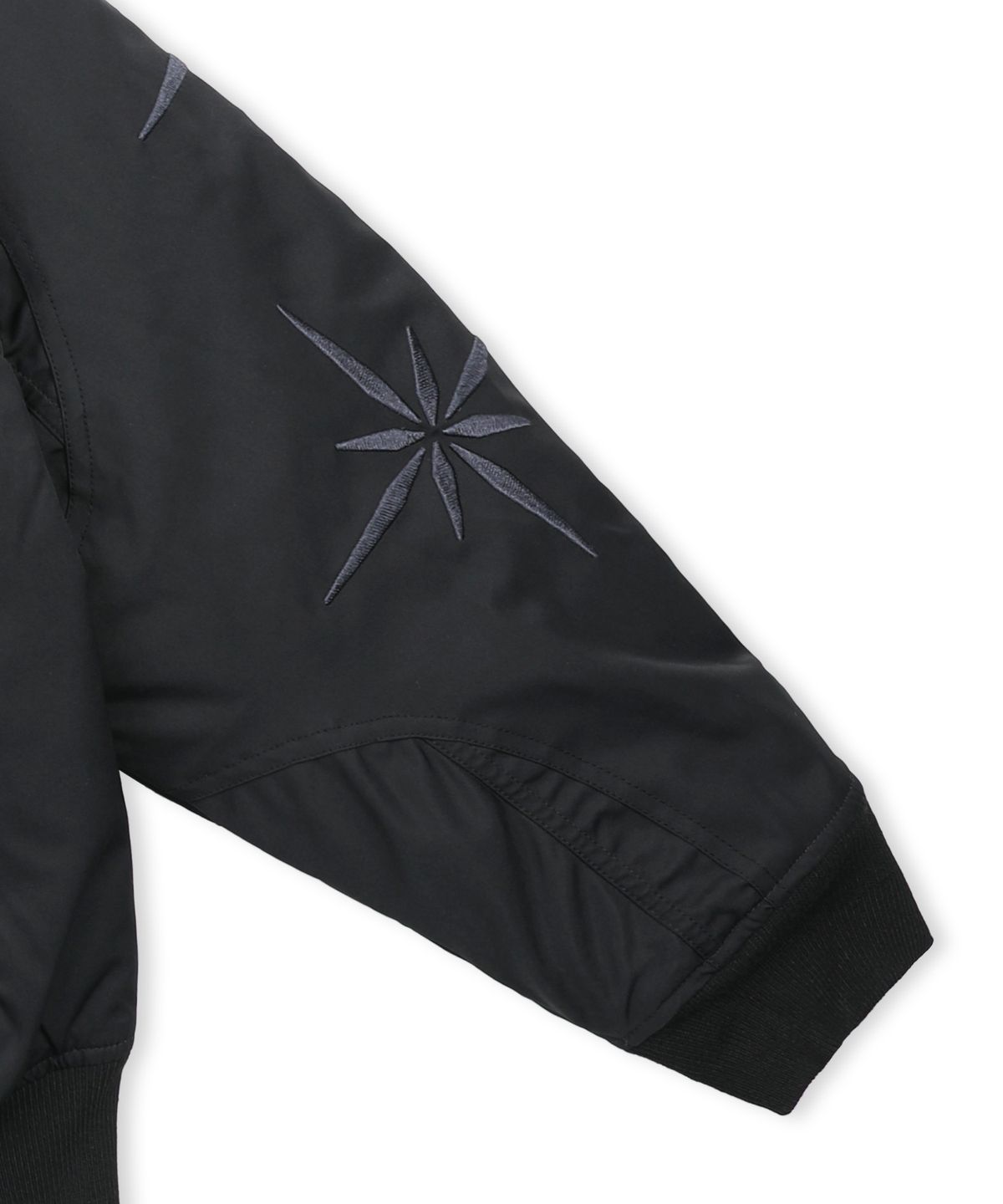 엑스톤즈(XTONZ) XJ107 인시전 셔링 MA-1 자켓 (BLACK)