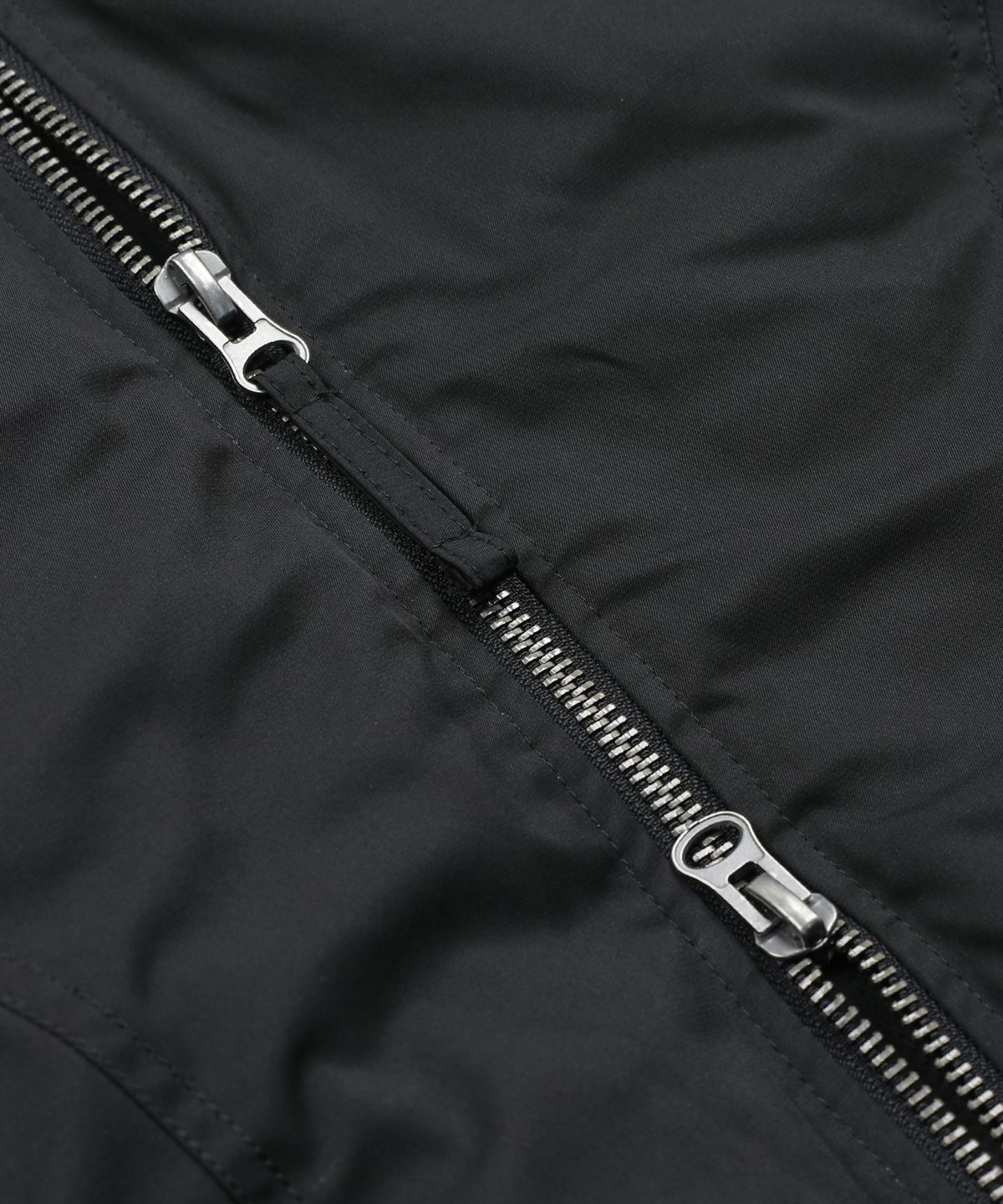 엑스톤즈(XTONZ) XJ107 인시전 셔링 MA-1 자켓 (BLACK)