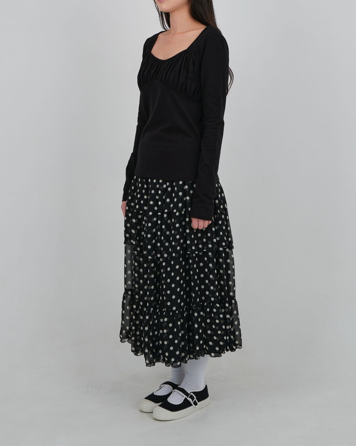 로액슈얼(LO AXUAL) DOT CHIFFON FLARE SKIRT_BLACK