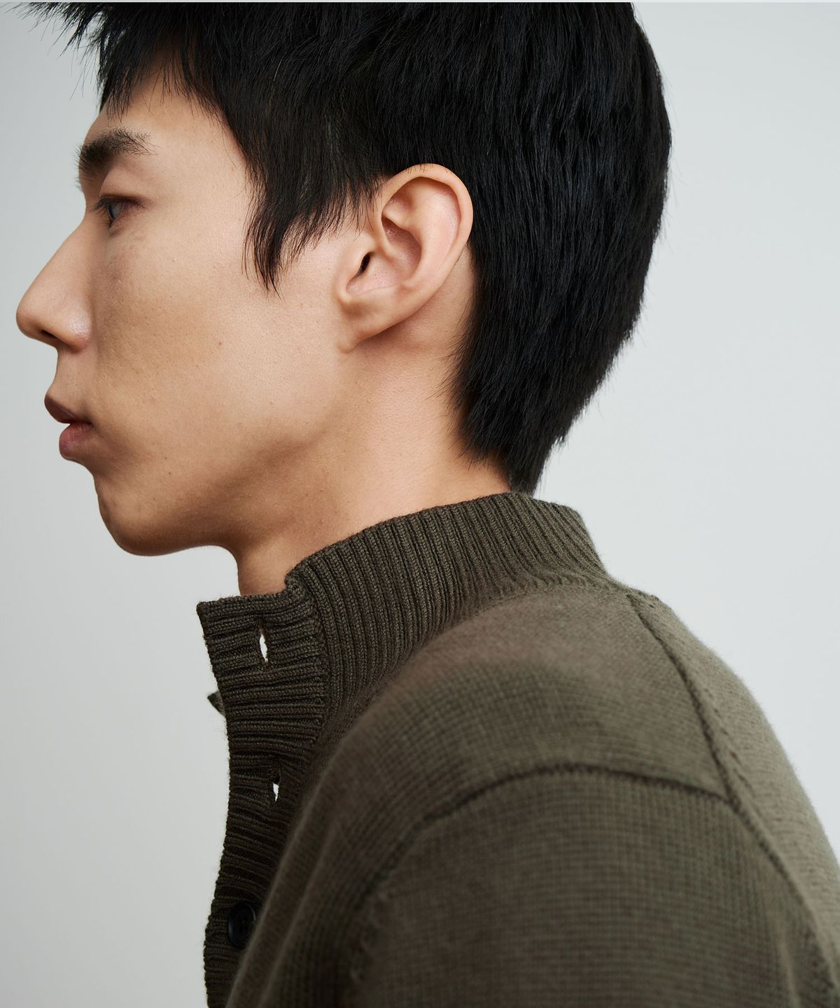 더니트컴퍼니(THEKNITCOMPANY) 발투르 울 버튼 스웨터 2color