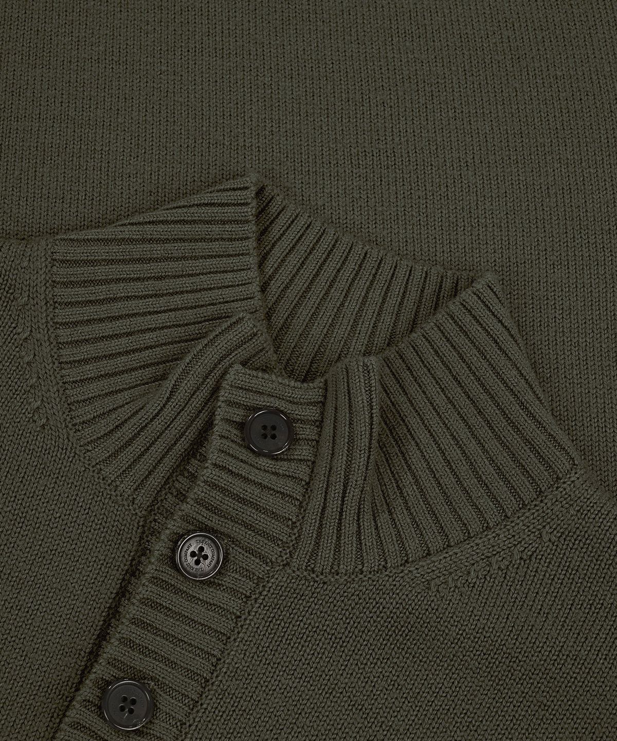 더니트컴퍼니(THEKNITCOMPANY) 발투르 울 버튼 스웨터 2color