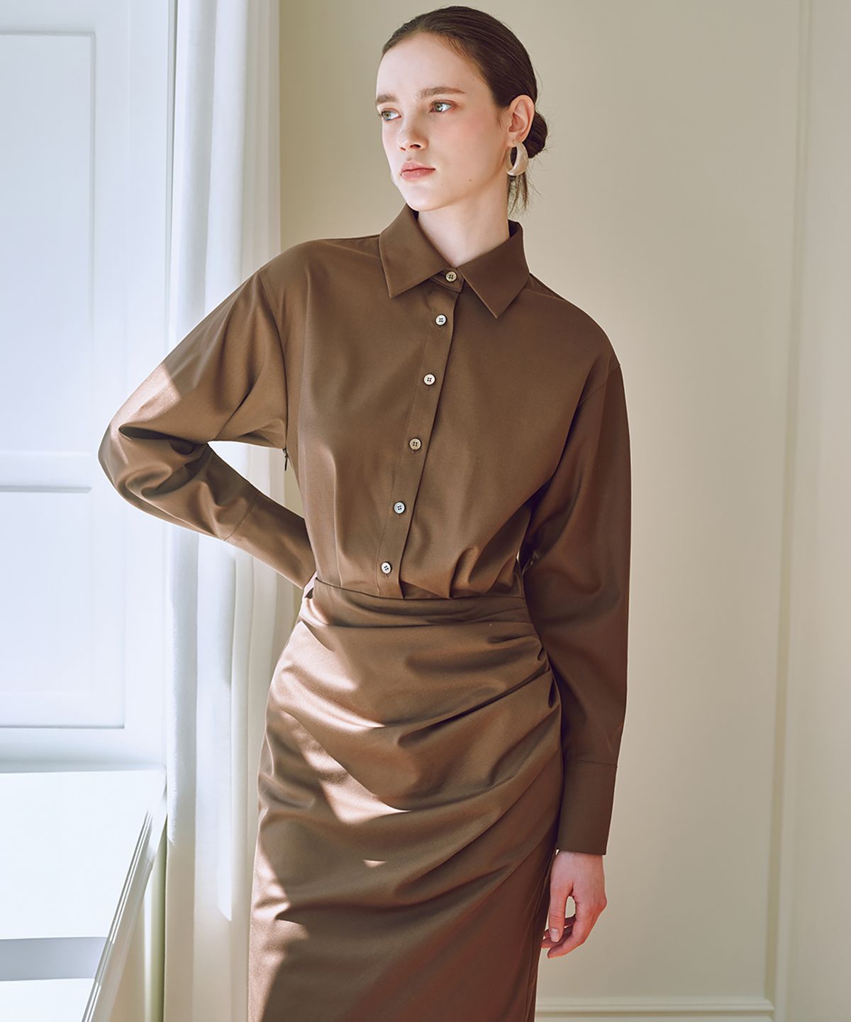 쥴리앤칼라(JULIY&CALLA) 25FW 칼라127 GBTN  루체  원피스 브라운