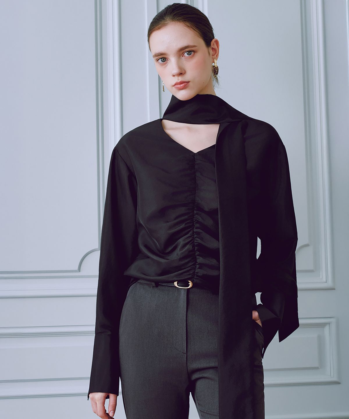 쥴리앤칼라(JULIY&CALLA) 25FW 칼라1 GBTN 라라 블라우스 블랙  (투웨이)