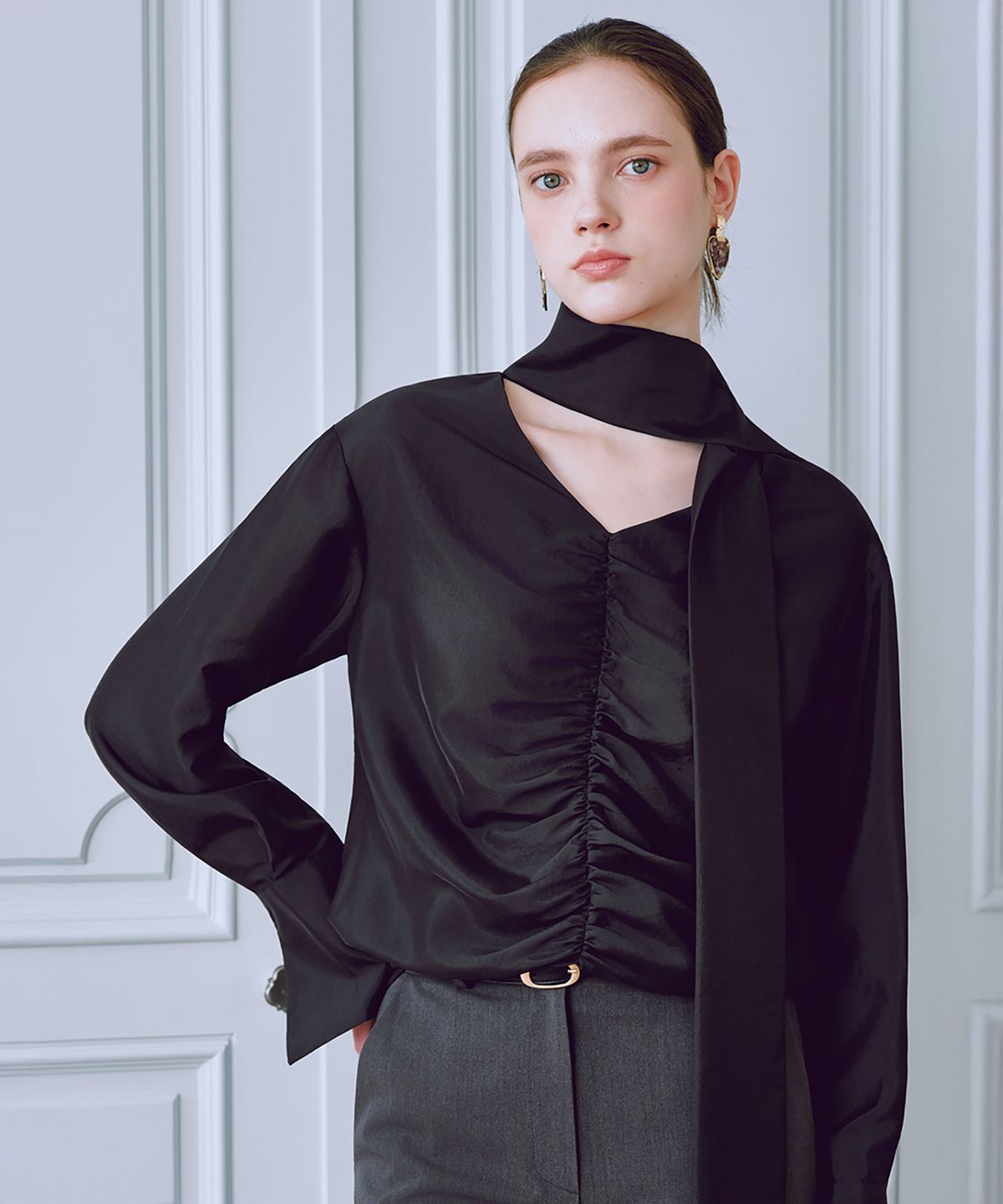 쥴리앤칼라(JULIY&CALLA) 25FW 칼라1 GBTN 라라 블라우스 블랙  (투웨이)