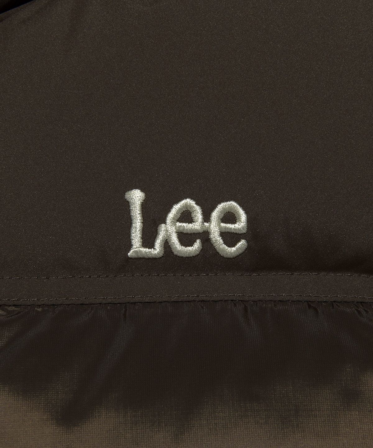리(LEE) 우먼 릿지 크롭 다운 베스트 브라운