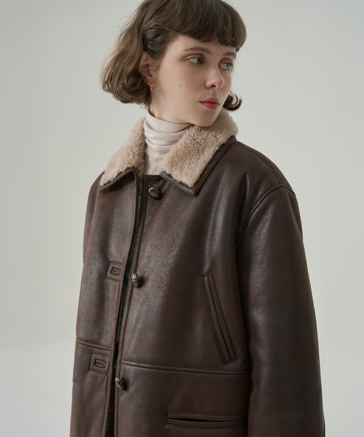 드로우핏 우먼(DRAWFIT WOMEN) 웰트 하프 시어링 자켓 [BROWN SUEDE]