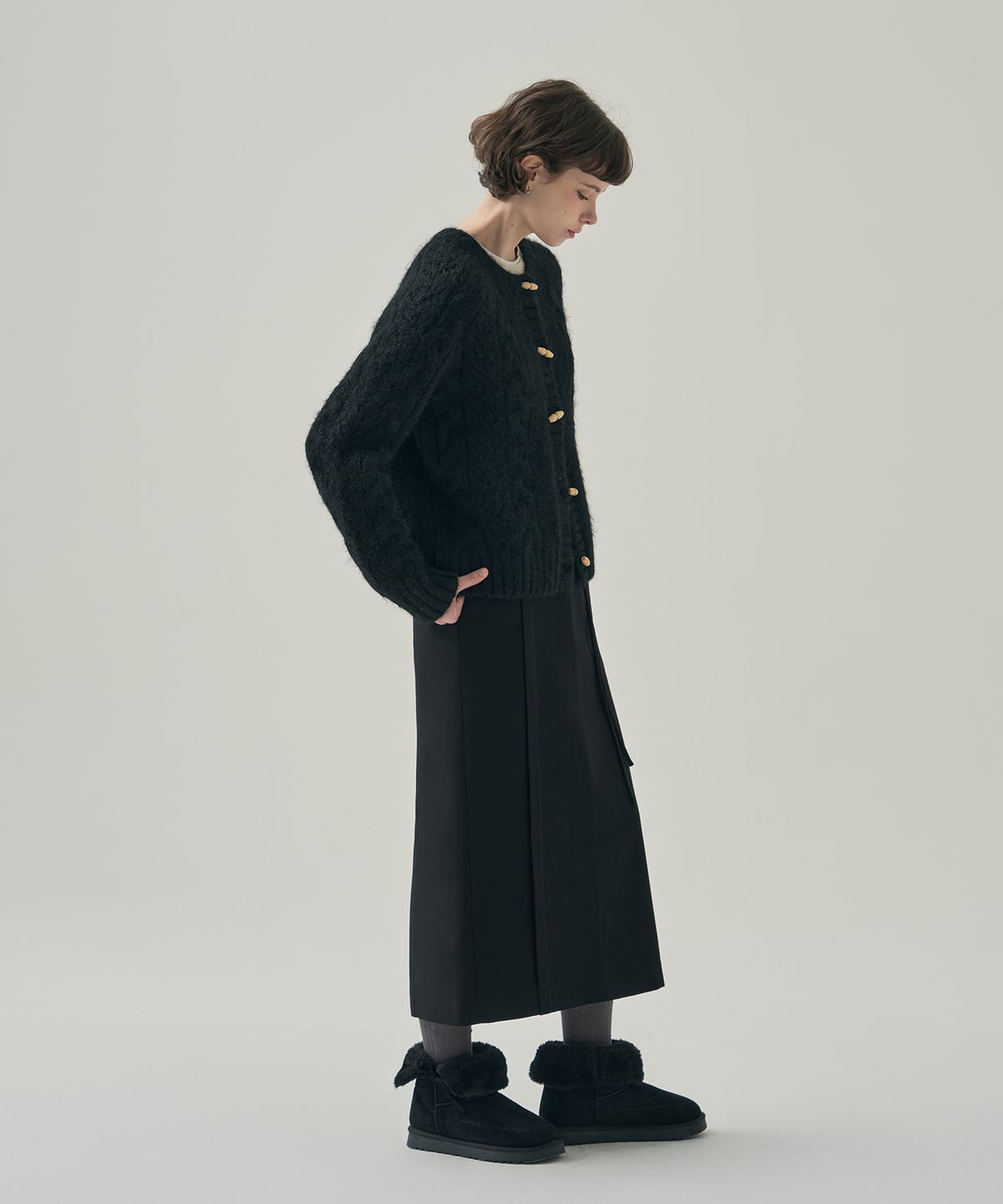 드로우핏 우먼(DRAWFIT WOMEN) 스카시 케이블 더플 니트 가디건 [BLACK]
