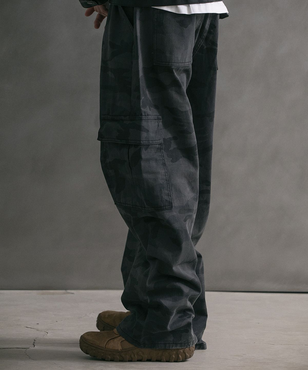 덤(THUMB) CAMO WIDE CARGO PANTS 14