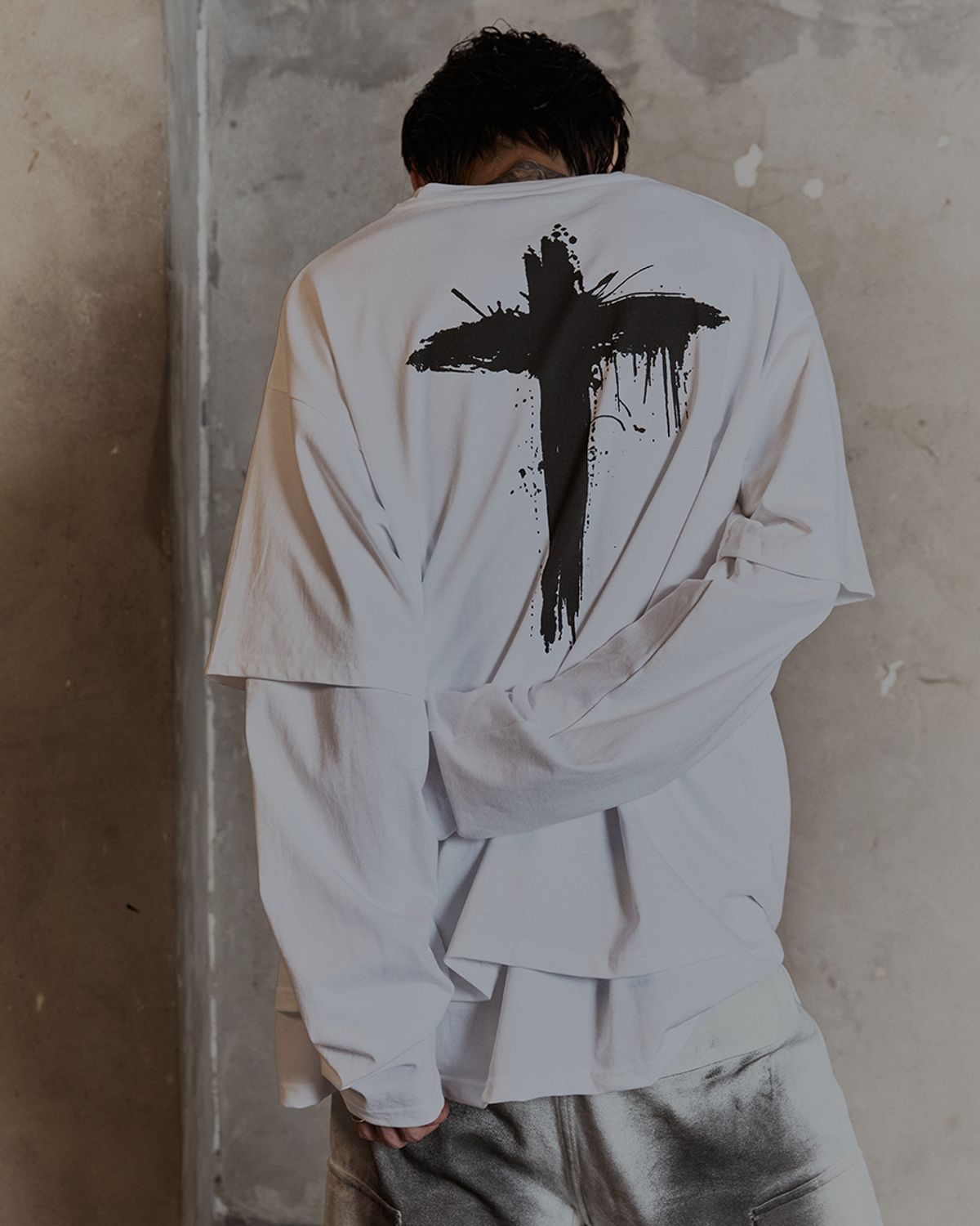덤(THUMB) CROSS PAINTED SHIRTS