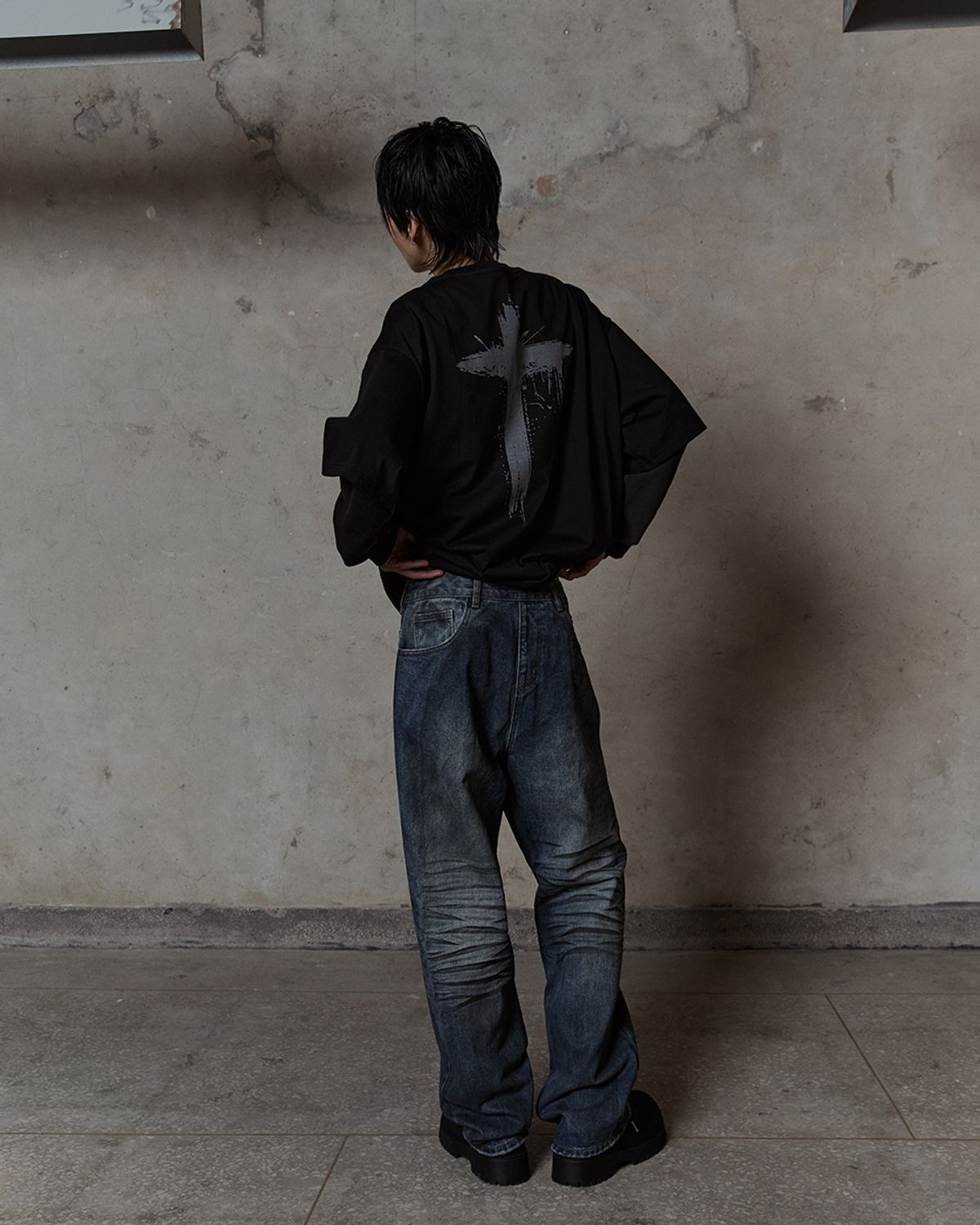 덤(THUMB) CROSS PAINTED SHIRTS
