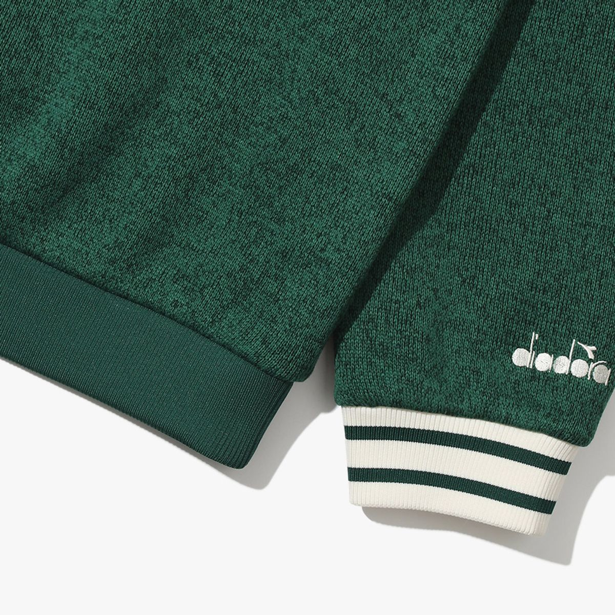 디아도라(diadora) 브러쉬드 코지 맨투맨 GREEN