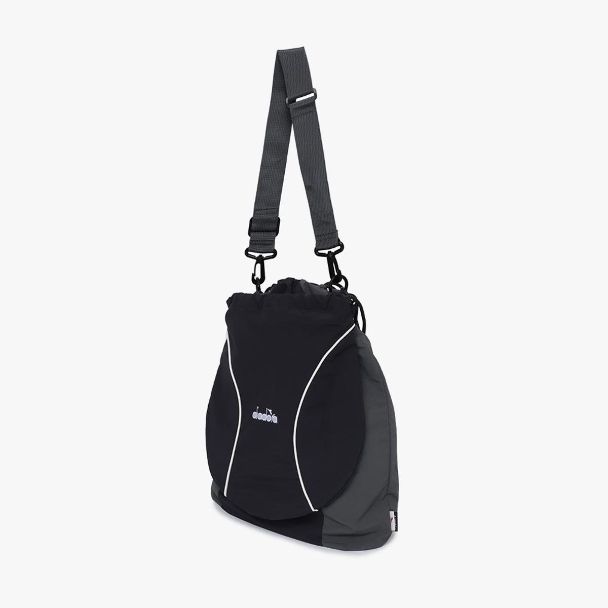 디아도라(diadora) 크로스코트 2IN1 스트랩백 CHARCOAL GREY