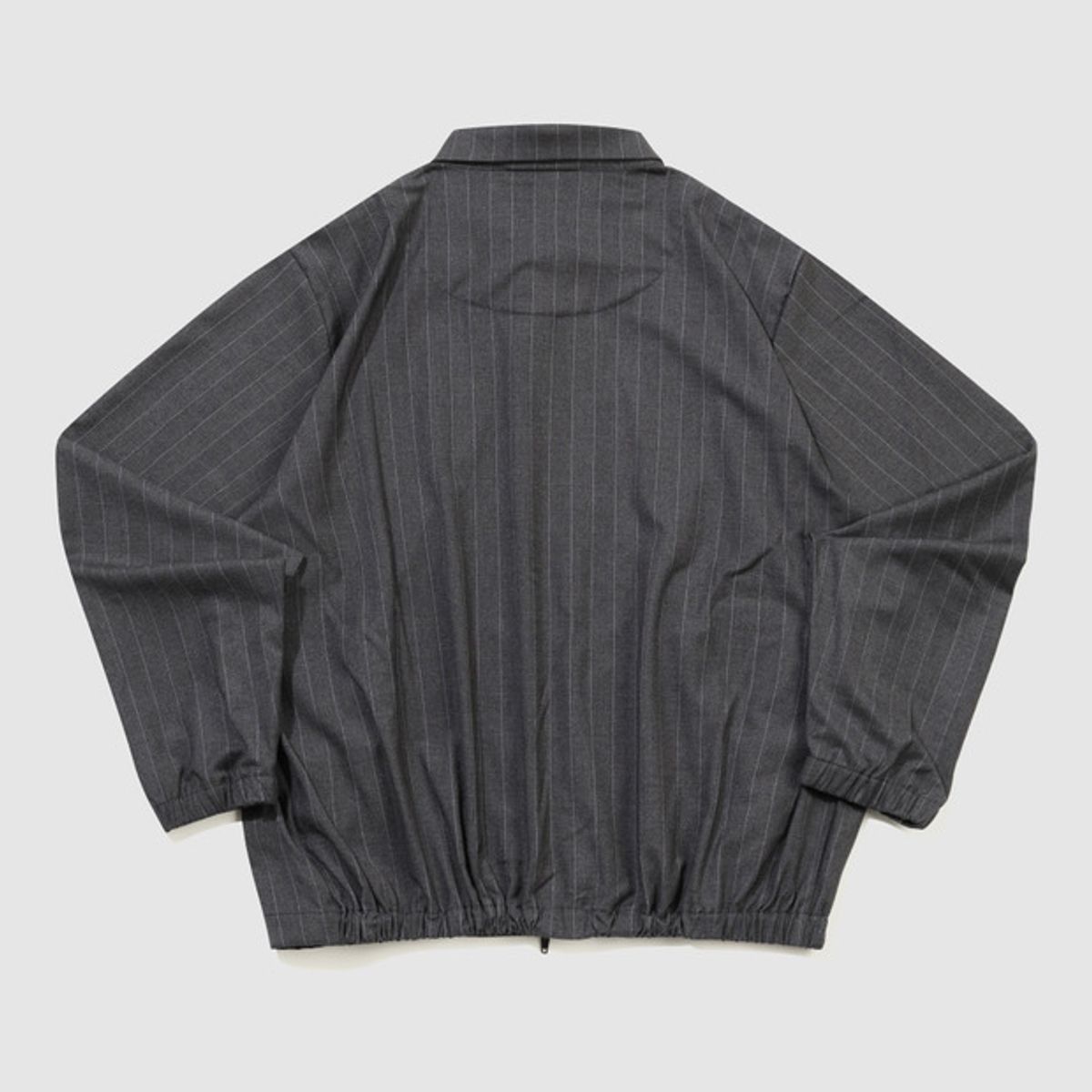 엄브로(UMBRO) [UMBRO X SLAM JAM] 포멀 핀스트라이프 자켓 차콜 UQ411CJKO1