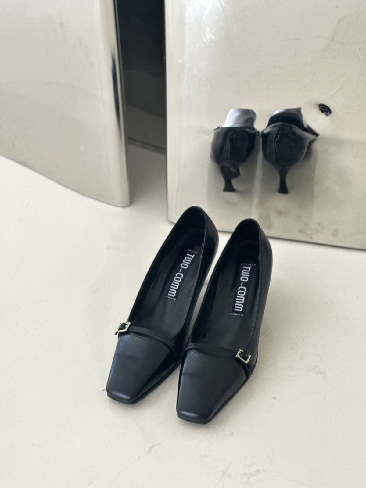 투콤(2COMM) Kihara pumps_black