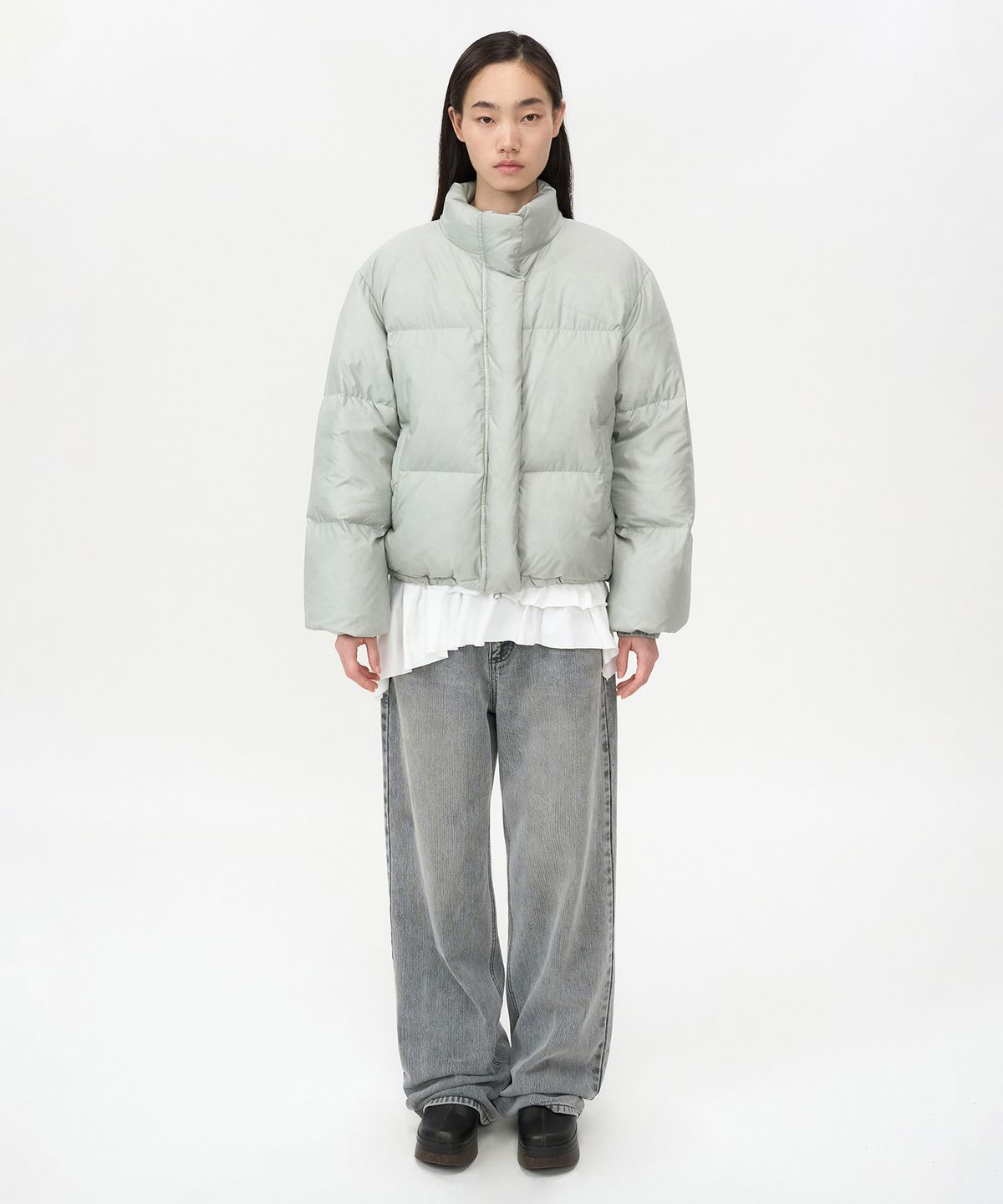 인사일런스 우먼(INSILENCE WOMEN) 베이직 립스탑 구스 다운 PALE GREEN