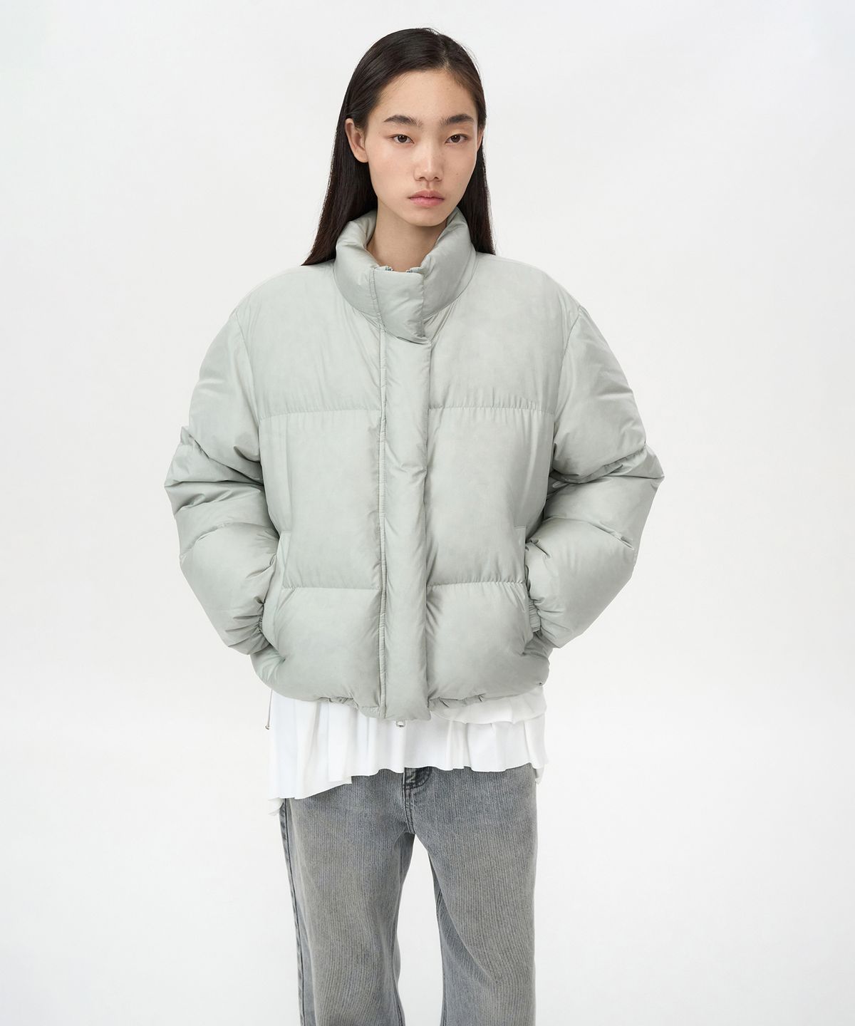 인사일런스 우먼(INSILENCE WOMEN) 베이직 립스탑 구스 다운 PALE GREEN