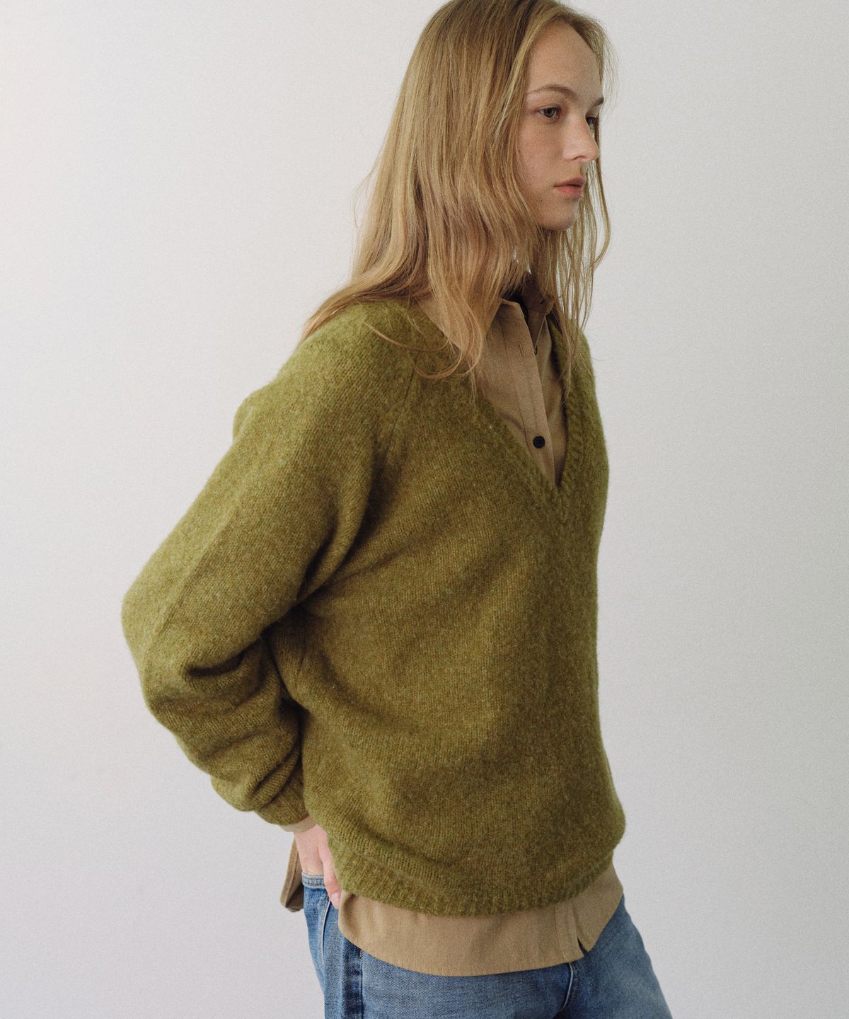 유라고(URAGO) Alpaca wool V-neck knit