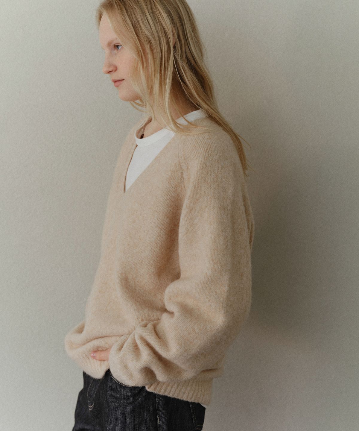 유라고(URAGO) Alpaca wool V-neck knit
