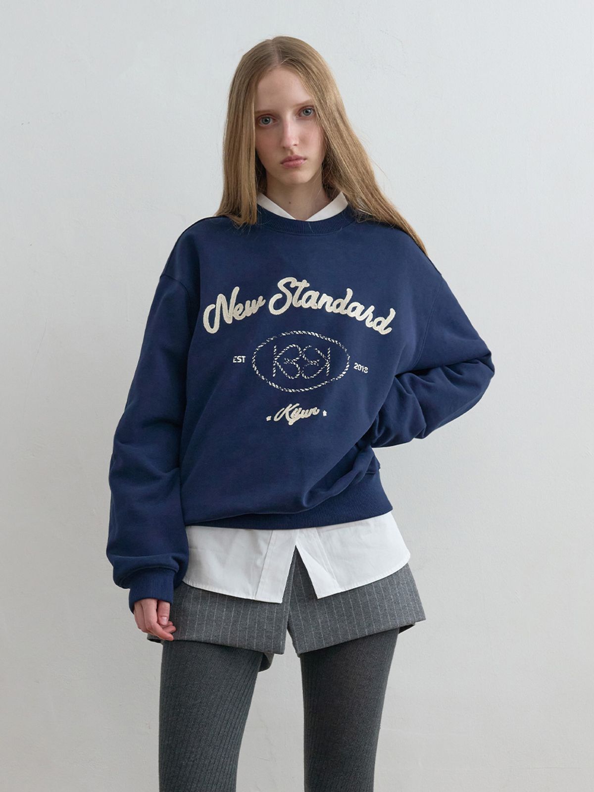 기준(KIJUN) Heart Emblem Sweatshirt Navy