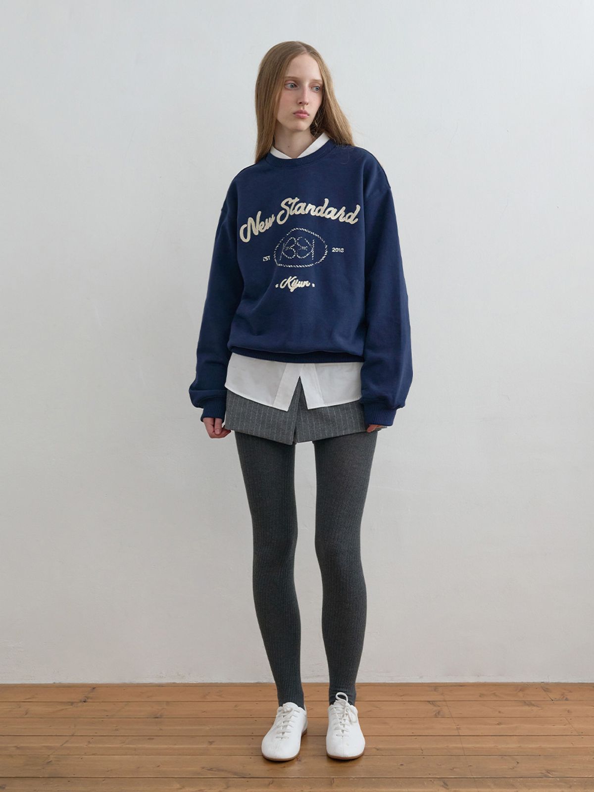 기준(KIJUN) Heart Emblem Sweatshirt Navy