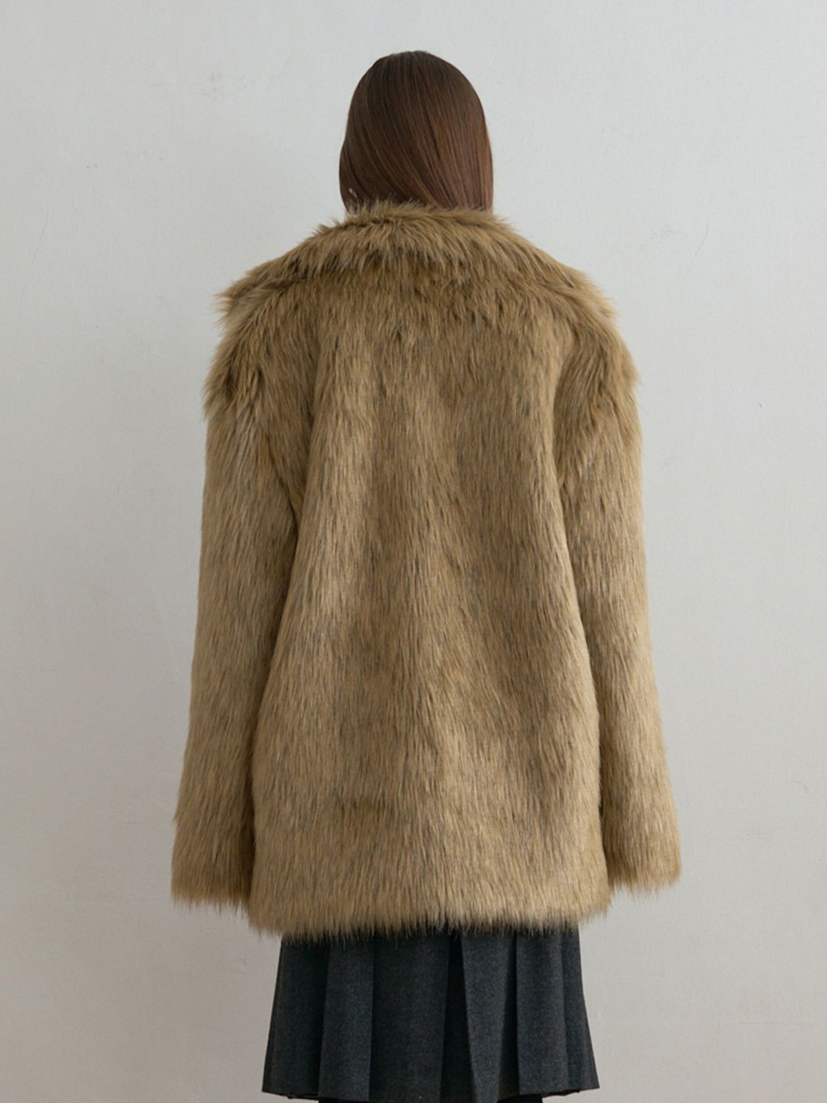 기준(KIJUN) Bold Fur Jacket Mocha