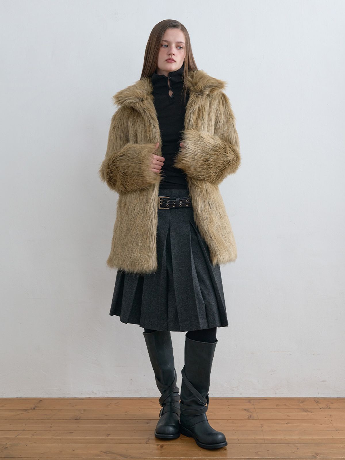 기준(KIJUN) Bold Fur Jacket Mocha