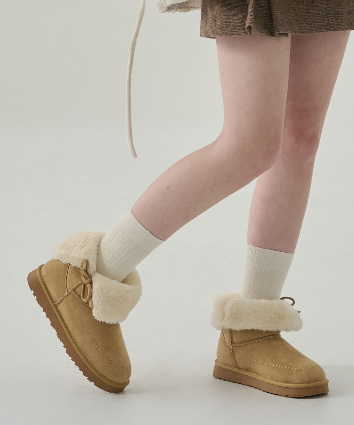 드로우핏 우먼(DRAWFIT WOMEN) 모엘 롤 리본 방한 부츠 [BEIGE]