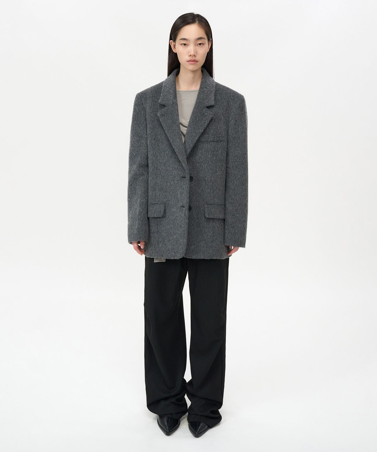 인사일런스 우먼(INSILENCE WOMEN) 섀기 울 오버핏 윈터 자켓 CHARCOAL