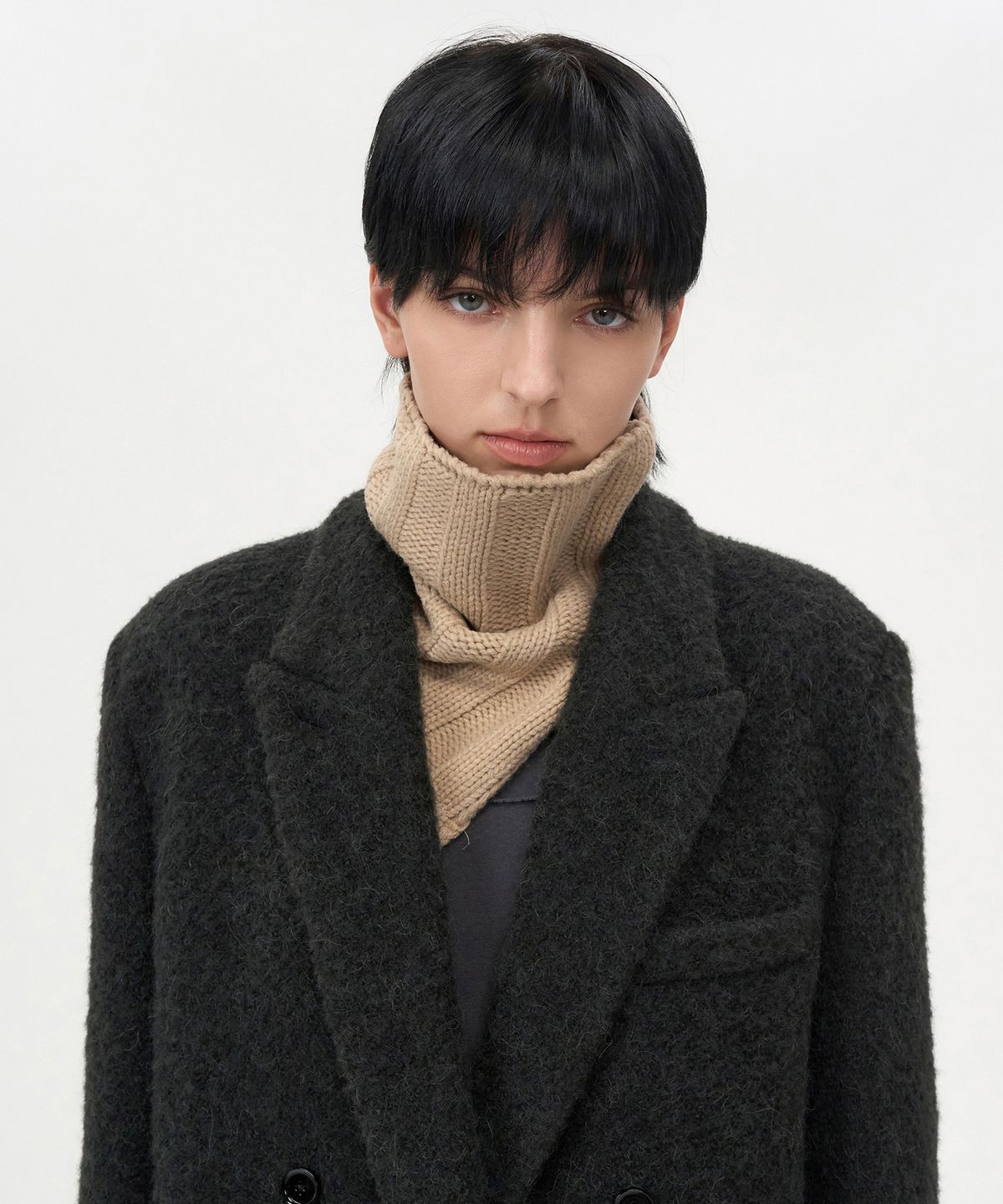 인사일런스 우먼(INSILENCE WOMEN) 디스트레스드 니트 넥워머 BEIGE