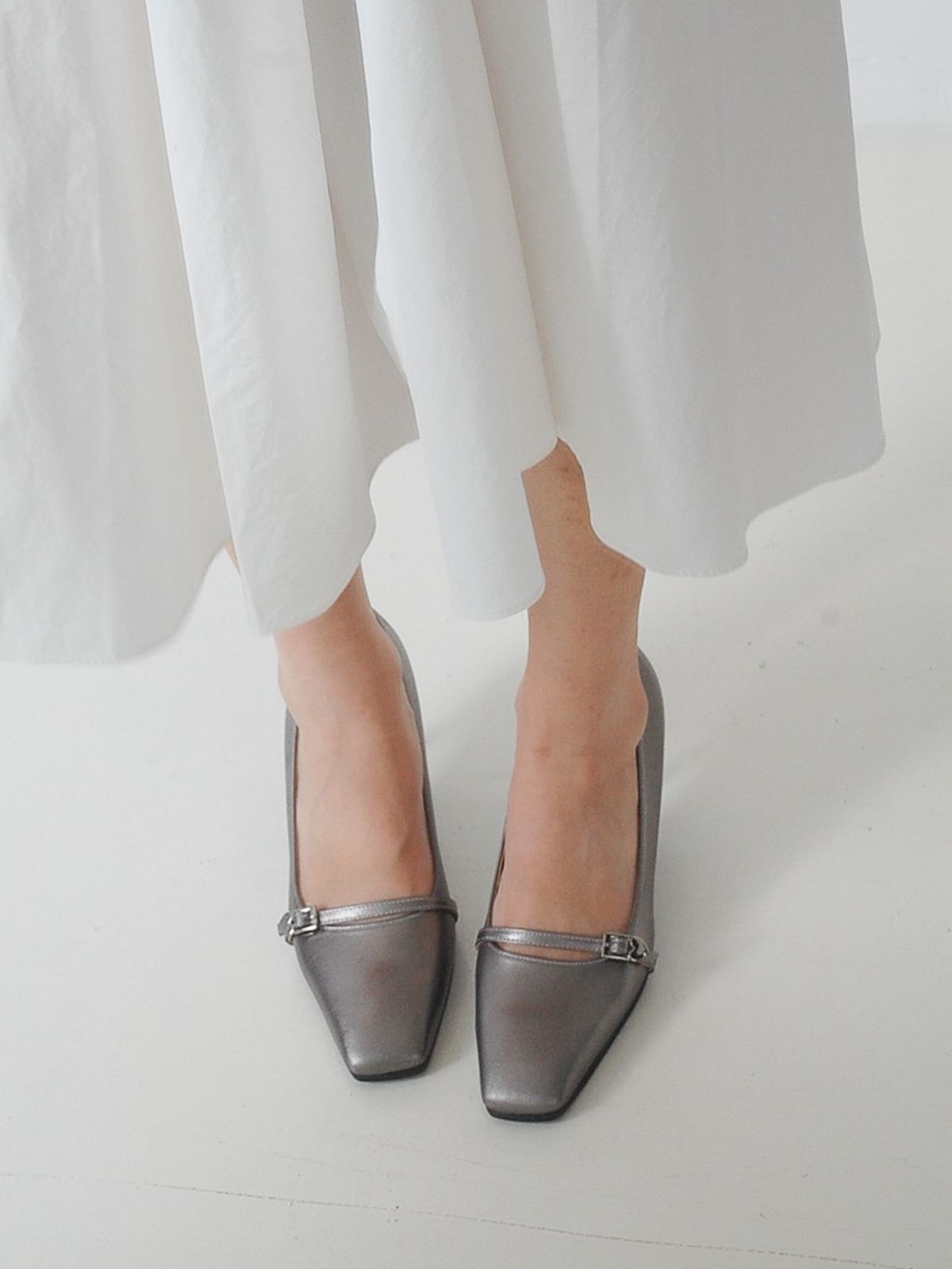 투콤(2COMM) Kihara pumps_dark silver