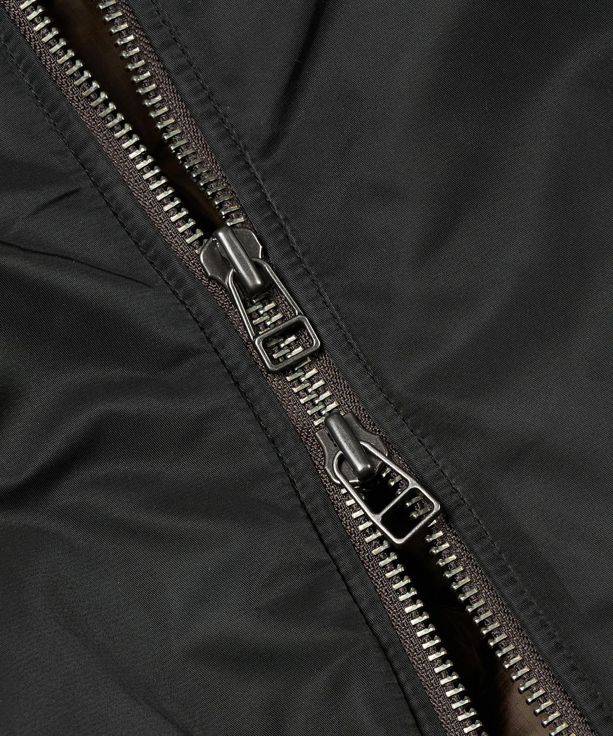 프리즘웍스(FRIZMWORKS) ACTIVE MA-1 HOODED PARKA _ BLACK