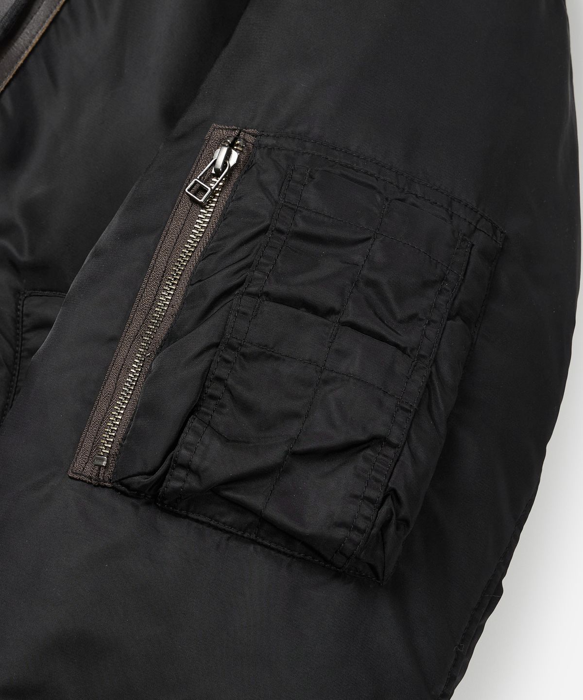 프리즘웍스(FRIZMWORKS) ACTIVE MA-1 HOODED PARKA _ BLACK