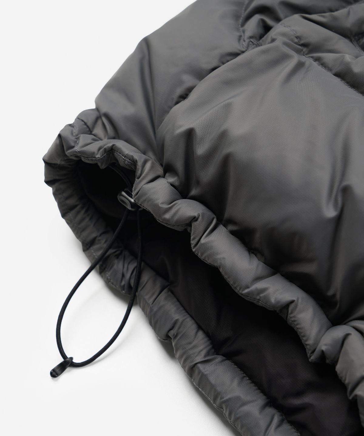 프리즘웍스(FRIZMWORKS) ALTAVIA DOWN PARKA _ GUN METAL