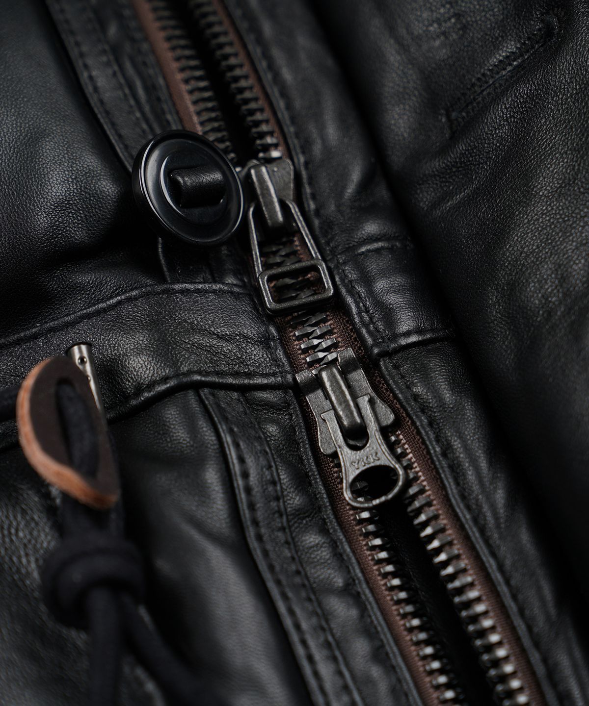 프리즘웍스(FRIZMWORKS) LAMBSKIN KARAKORAM GOOSE DOWN PARKA _ BLACK