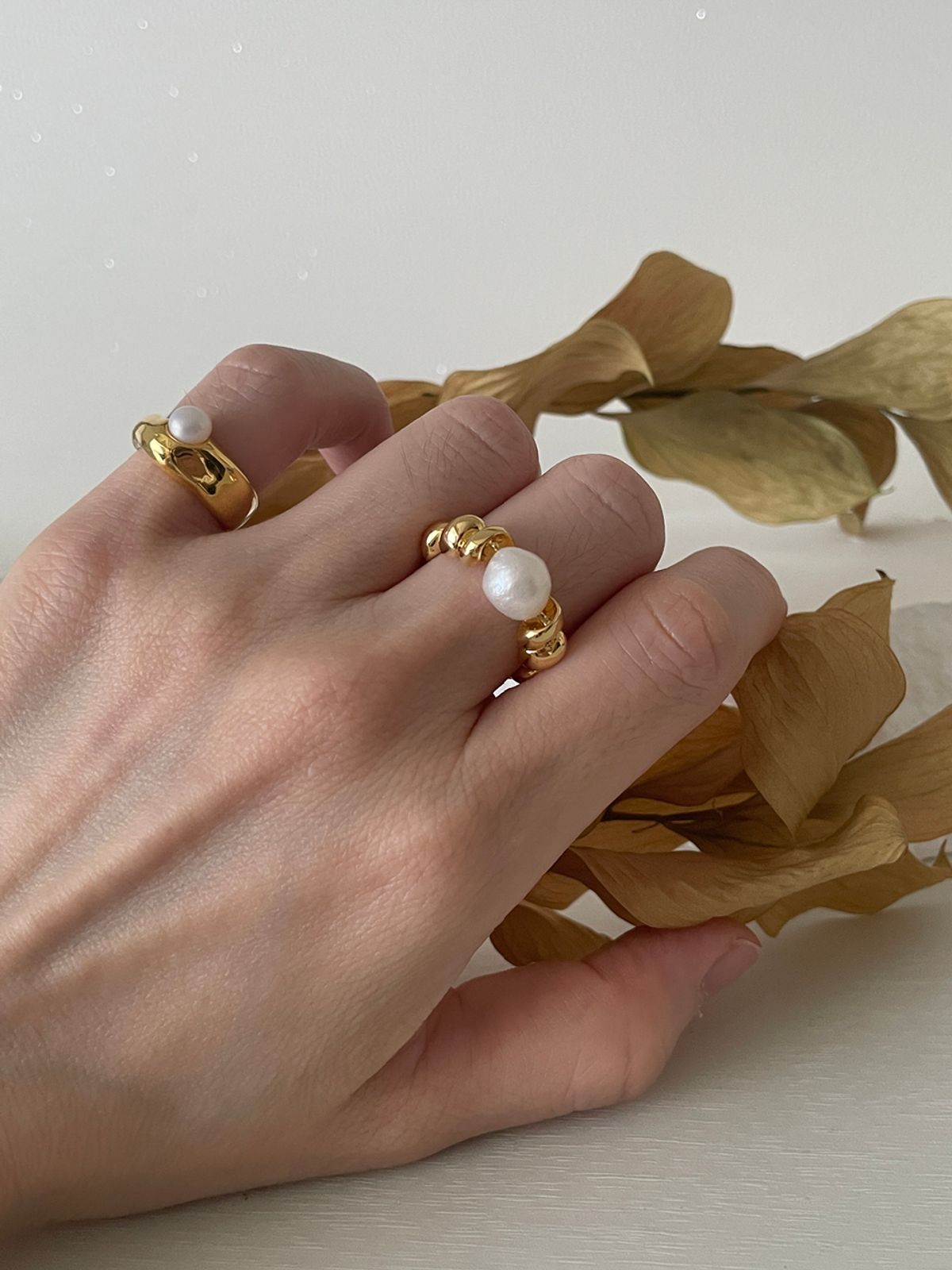 엘리오나(ELYONA) ELA 27 Twist Pearl Ring