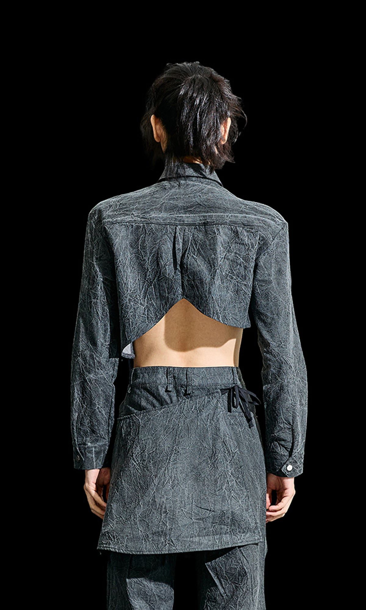 레큘리(RECULER) Wrinkle R-crop shirts Charcoal