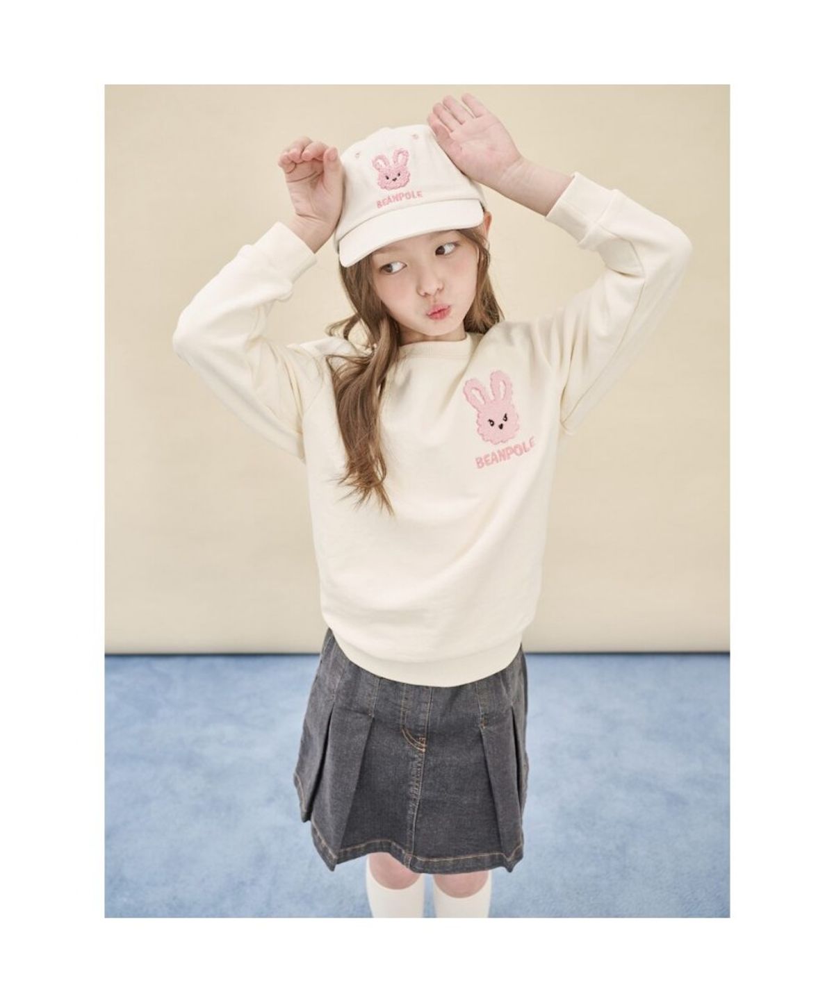 빈폴 키즈(BEANPOLE KIDS) 부클자수 토끼 빙키 스웨트 셔츠  아이보리 (BI5X41U030)
