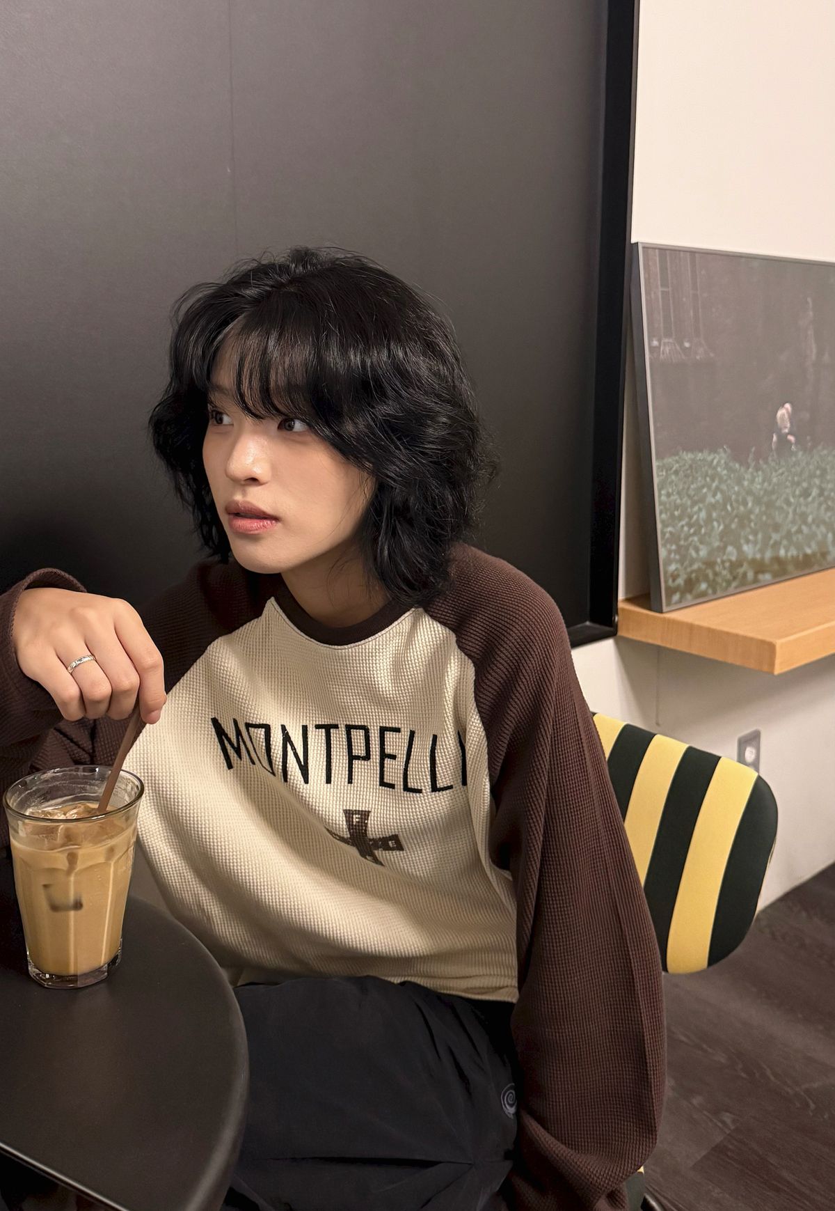 아모우(AMOU) Montpellie Waffle Reglan Long sleeve BROWN