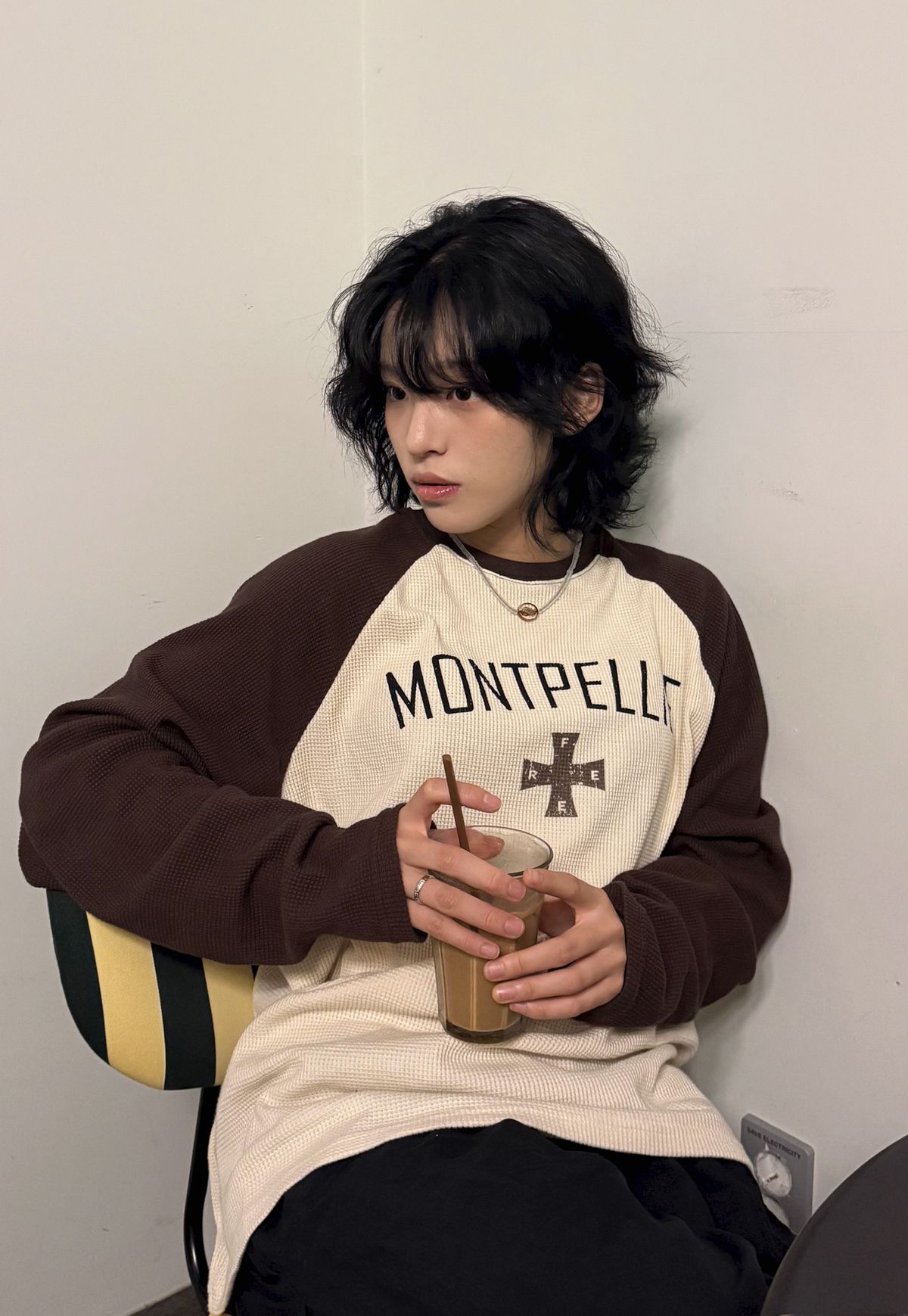 아모우(AMOU) Montpellie Waffle Reglan Long sleeve BROWN
