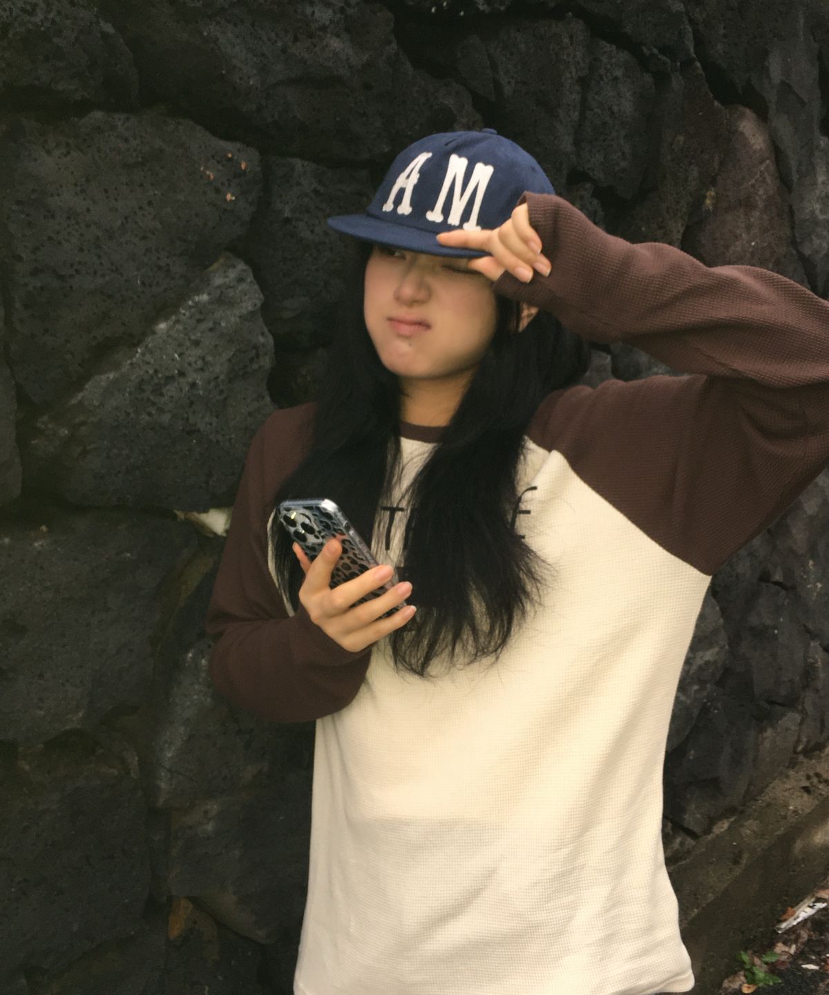아모우(AMOU) Montpellie Waffle Reglan Long sleeve BROWN
