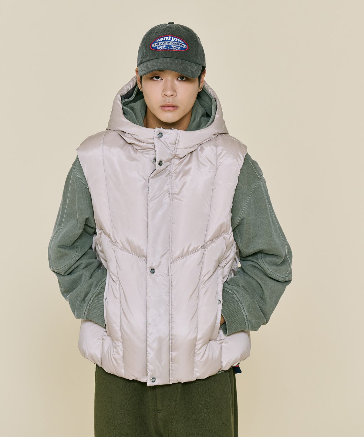 논타입(NONTYPE) NARROW SHELL DOWN VEST (BEIGE)