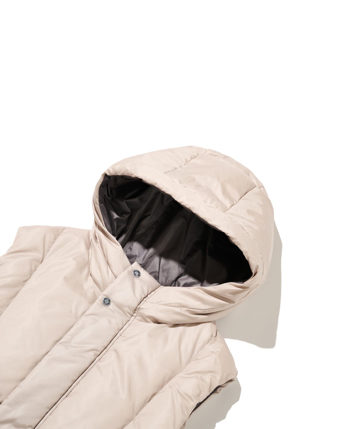 논타입(NONTYPE) NARROW SHELL DOWN VEST (BEIGE)