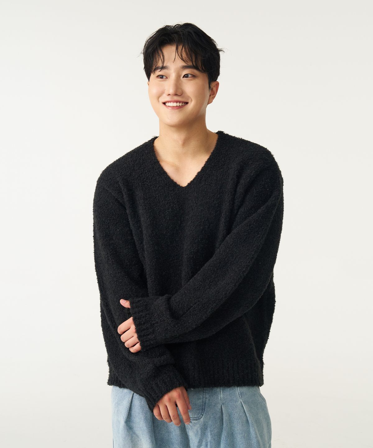 더블에잇(DOUBLE EIGHT) 소프트 텍스쳐 니트 (블랙)