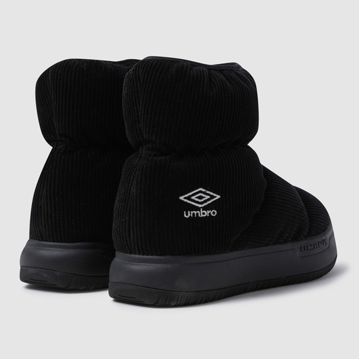 엄브로(UMBRO) LESLIE BOOTS (레슬리 부츠) 블랙 UQ423ETPO6