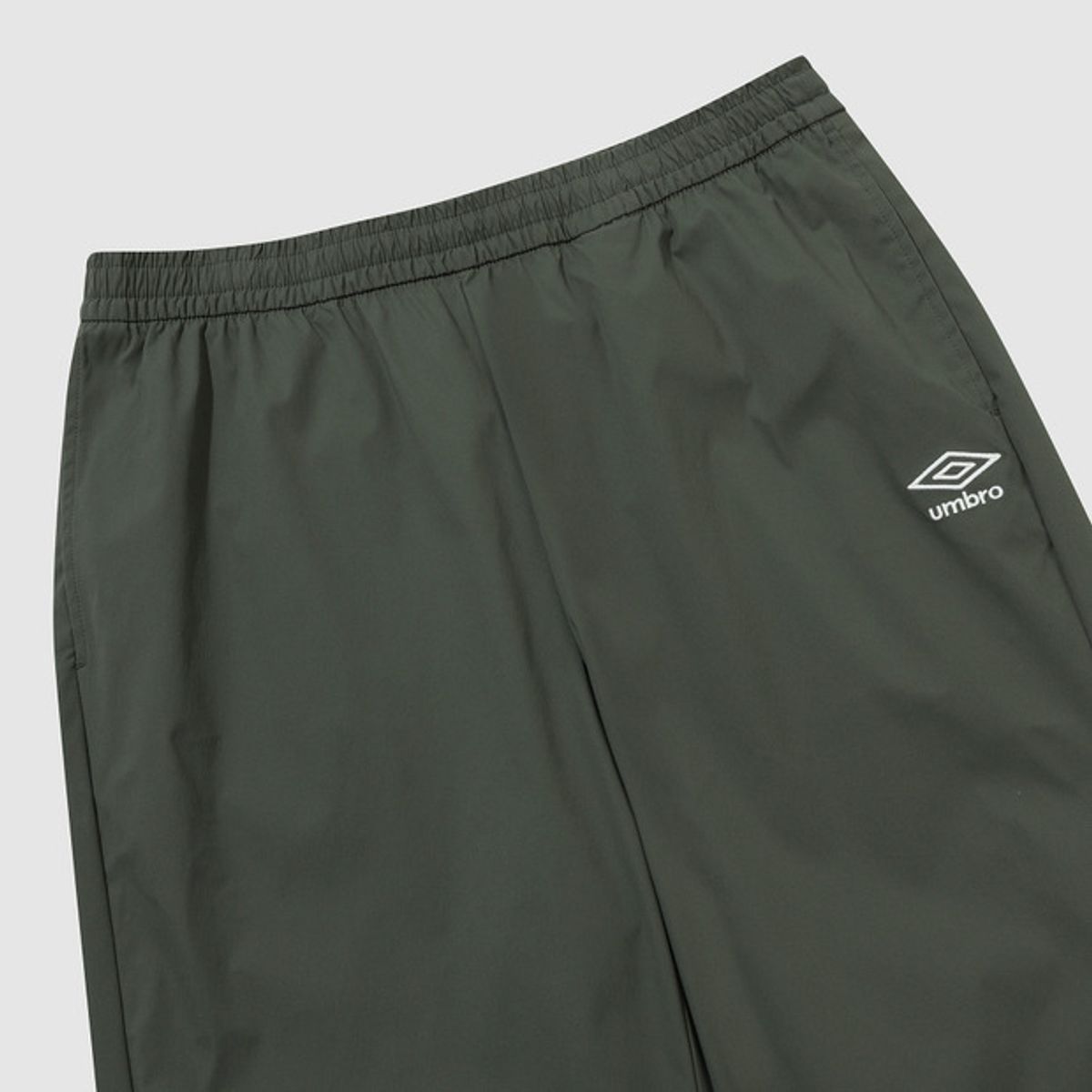 엄브로(UMBRO) 액티브 올라운드 테이퍼드핏 팬츠 카키 UQ321SPT94