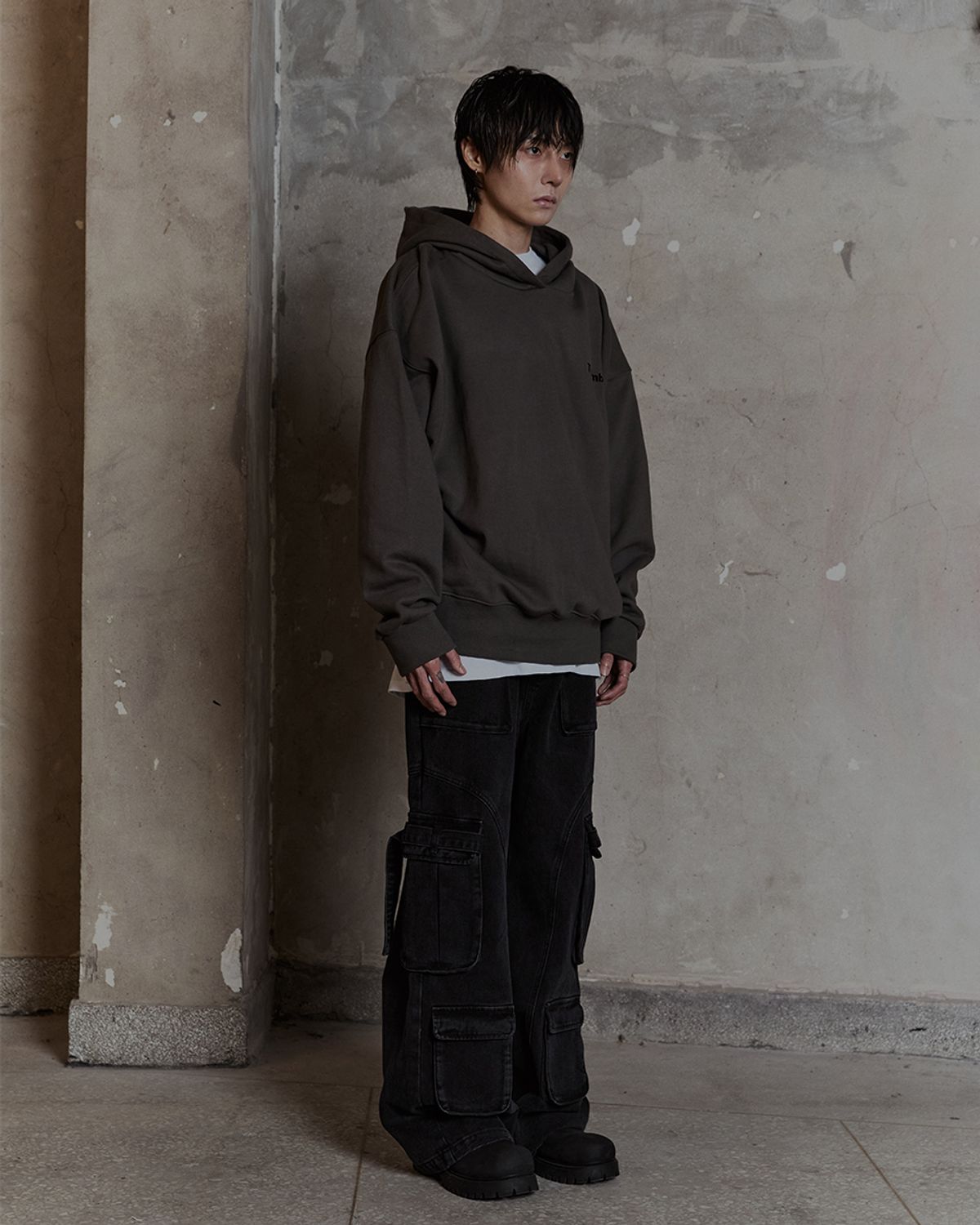 덤(THUMB) SHADOW FACED HOODIE
