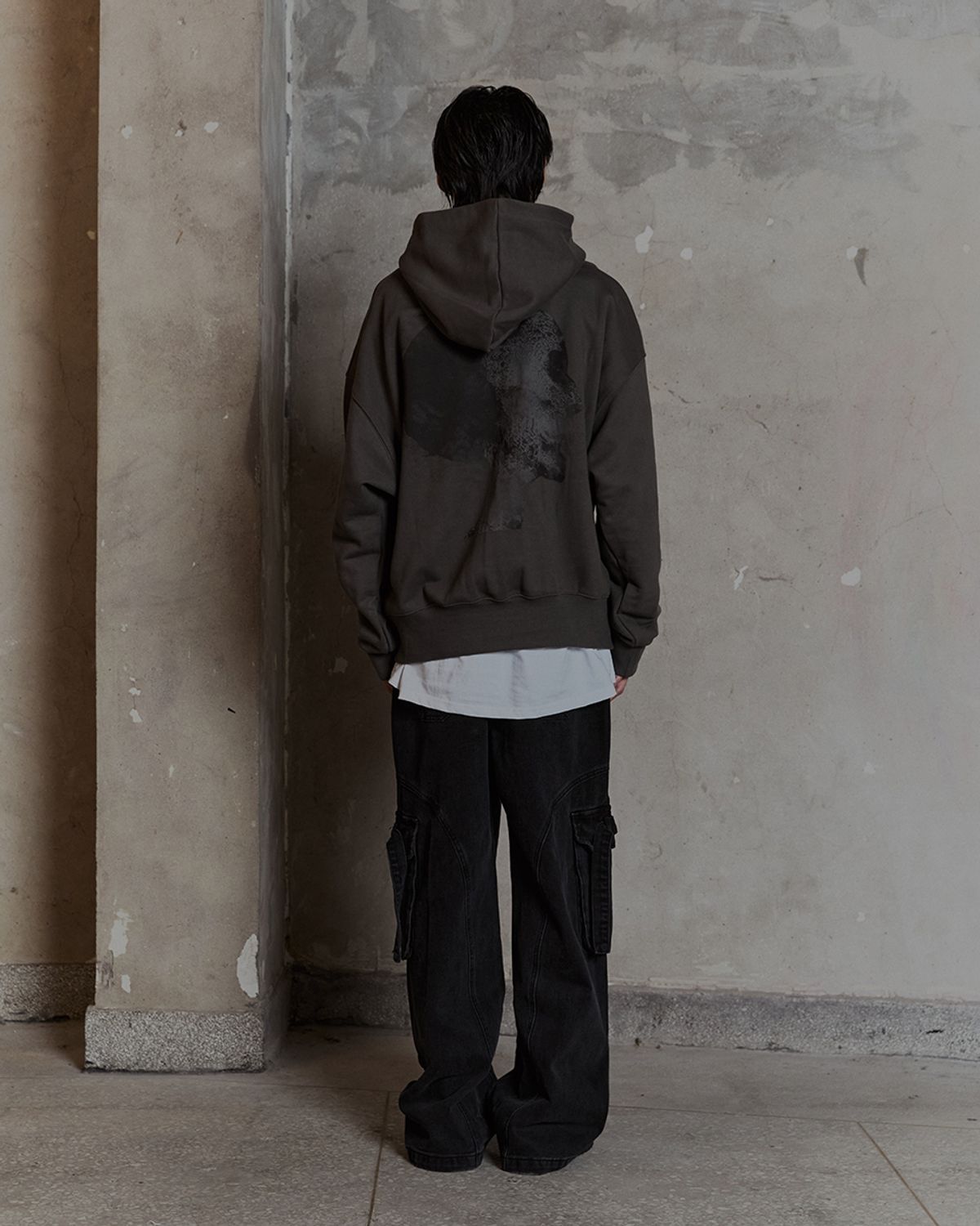 덤(THUMB) SHADOW FACED HOODIE
