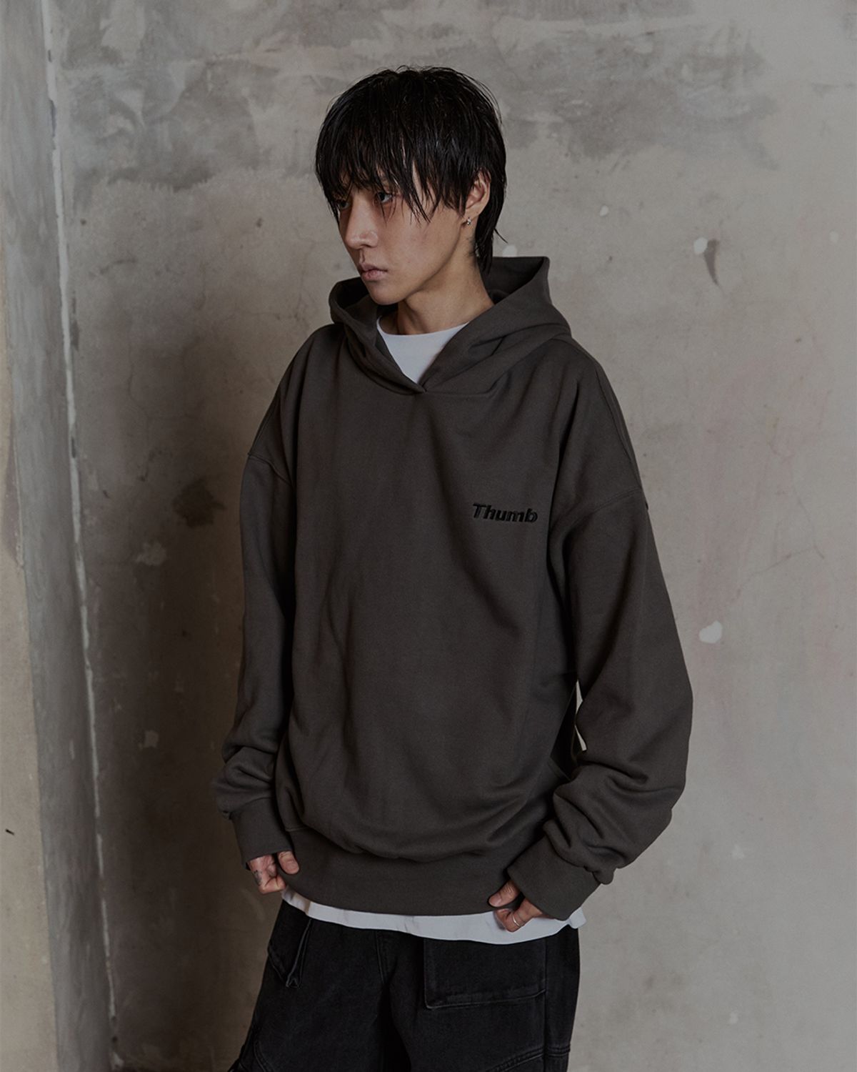 덤(THUMB) SHADOW FACED HOODIE